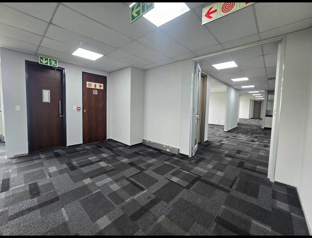 665M² OFFICE TO LET IN MAGALIESSIG